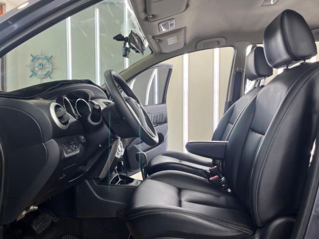 影片賞車✦Livina 頂級旗艦版 里程僅跑5萬多 全車原鈑件  免鑰匙.導航.盲點.抬頭顯示幕.恆溫空調.藍芽支援  第6張相片