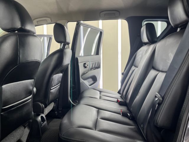 影片賞車✦Livina 頂級旗艦版 里程僅跑5萬多 全車原鈑件  免鑰匙.導航.盲點.抬頭顯示幕.恆溫空調.藍芽支援  第7張相片