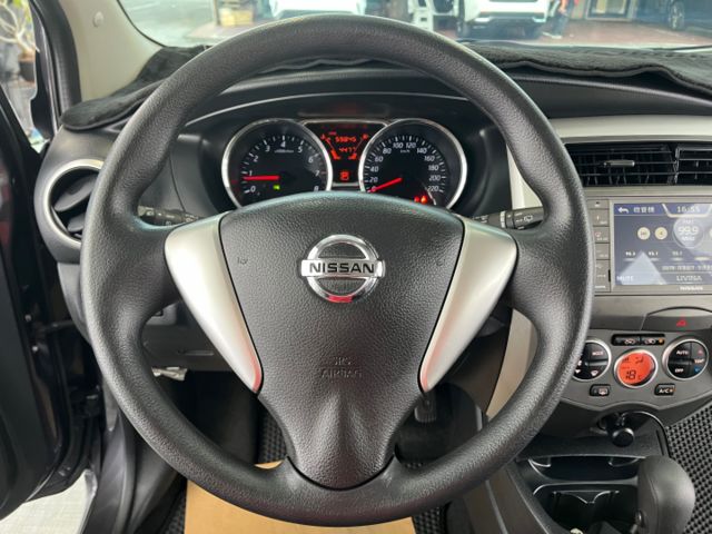 影片賞車✦Livina 頂級旗艦版 里程僅跑5萬多 全車原鈑件  免鑰匙.導航.盲點.抬頭顯示幕.恆溫空調.藍芽支援  第13張相片