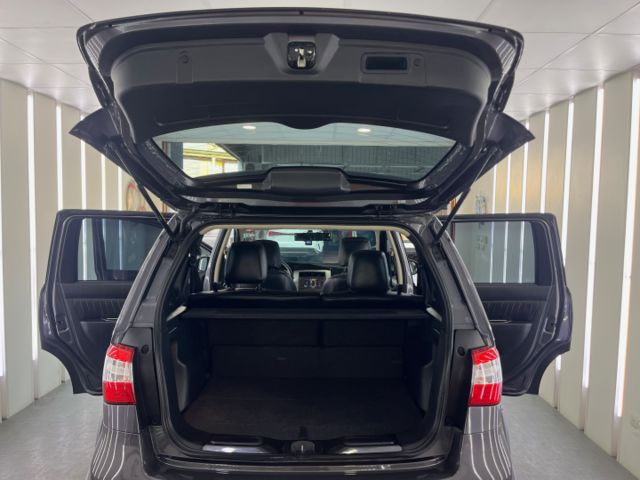 影片賞車✦Livina 頂級旗艦版 里程僅跑5萬多 全車原鈑件  免鑰匙.導航.盲點.抬頭顯示幕.恆溫空調.藍芽支援  第20張相片