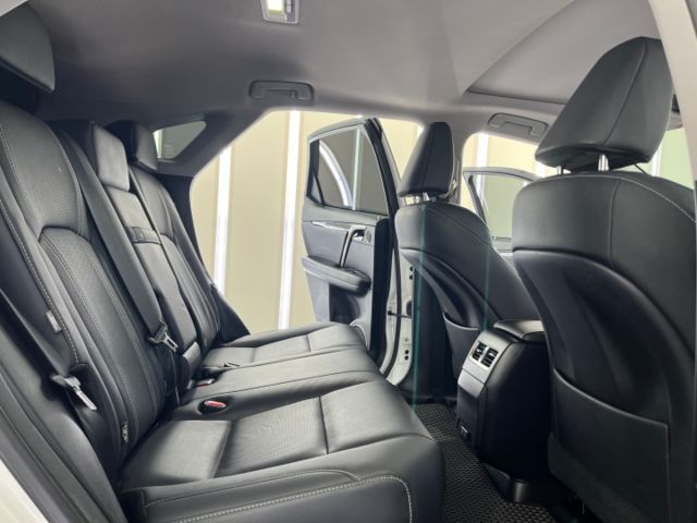 影片賞車✦RX300 頂級版 里程僅跑3萬 全車原鈑件 選配導航+360環景 電動椅.電尾門.天窗.抬頭顯示幕  第8張相片