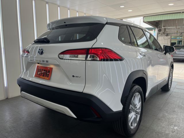 影片賞車✦Corolla Cross 油電豪華版 里程僅跑4千公里 全車原鈑件 全車LED.盲區影像  第4張相片