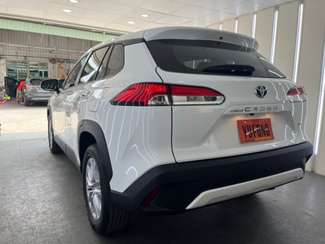 影片賞車✦Corolla Cross 油電豪華版 里程僅跑4千公里 全車原鈑件 全車LED.盲區影像  第5張相片