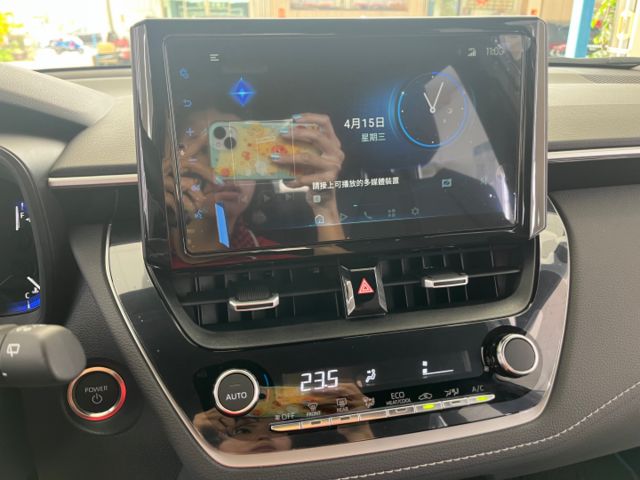 影片賞車✦Corolla Cross 油電豪華版 里程僅跑4千公里 全車原鈑件 全車LED.盲區影像  第15張相片