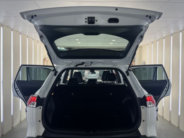 影片賞車✦Corolla Cross 油電豪華版 里程僅跑4千公里 全車原鈑件 全車LED.盲區影像  第20張相片