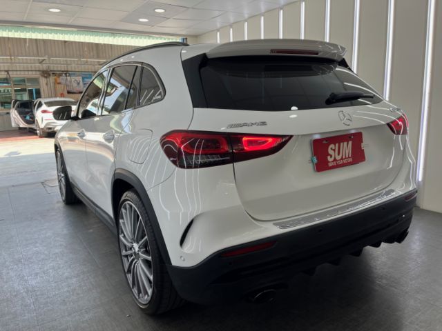 影片賞車✦GLA35 AMG 4MATIC 里程僅跑4萬多 全車原鈑件 全景天窗.柏林之音.數位儀表.360環景  第4張相片