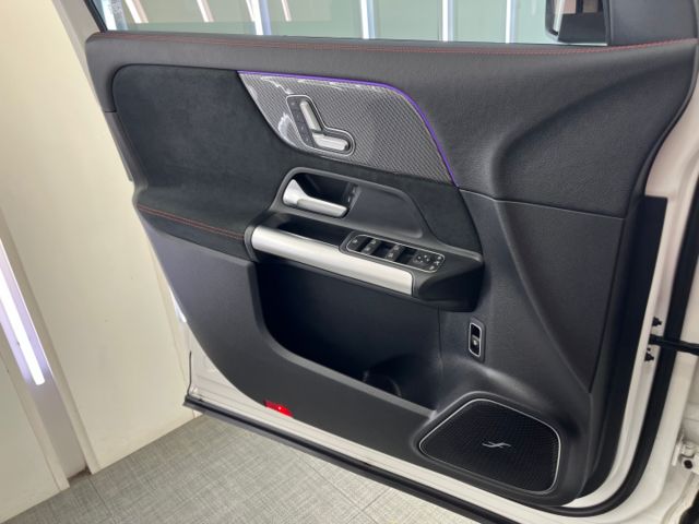 影片賞車✦GLA35 AMG 4MATIC 里程僅跑4萬多 全車原鈑件 全景天窗.柏林之音.數位儀表.360環景  第10張相片