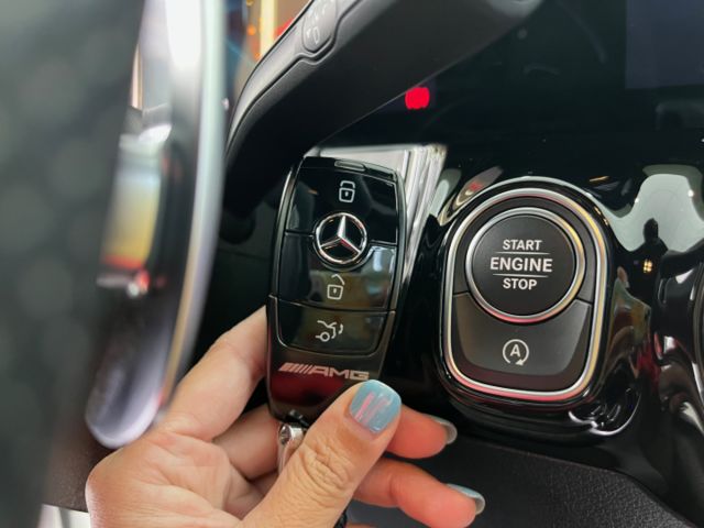 影片賞車✦GLA35 AMG 4MATIC 里程僅跑4萬多 全車原鈑件 全景天窗.柏林之音.數位儀表.360環景  第16張相片