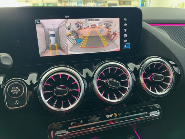 影片賞車✦GLA35 AMG 4MATIC 里程僅跑4萬多 全車原鈑件 全景天窗.柏林之音.數位儀表.360環景  第18張相片