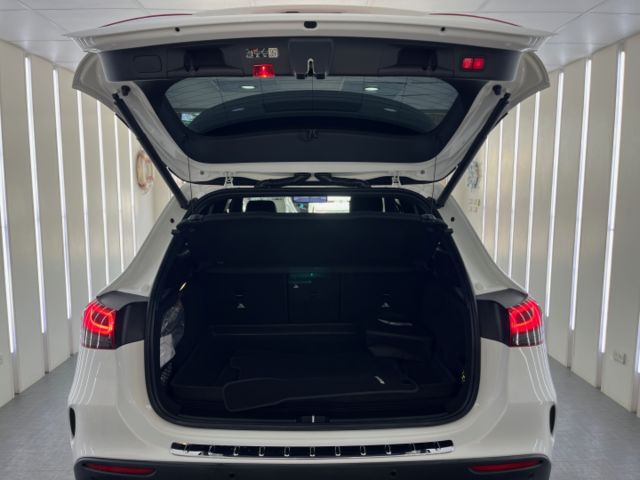 影片賞車✦GLA35 AMG 4MATIC 里程僅跑4萬多 全車原鈑件 全景天窗.柏林之音.數位儀表.360環景  第20張相片