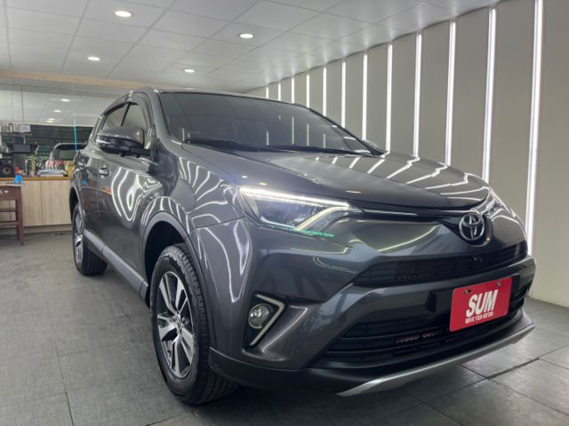 影片賞車✦ RAV4 2.0尊爵 升級原廠精裝買到賺到! 安卓影音.360環景.重低音喇叭.電動椅.定速 全車原鈑件  第2張相片