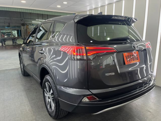 影片賞車✦ RAV4 2.0尊爵 升級原廠精裝買到賺到! 安卓影音.360環景.重低音喇叭.電動椅.定速 全車原鈑件  第4張相片