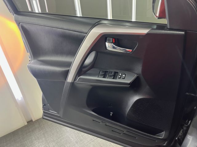 影片賞車✦ RAV4 2.0尊爵 升級原廠精裝買到賺到! 安卓影音.360環景.重低音喇叭.電動椅.定速 全車原鈑件  第6張相片