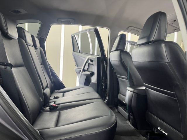 影片賞車✦ RAV4 2.0尊爵 升級原廠精裝買到賺到! 安卓影音.360環景.重低音喇叭.電動椅.定速 全車原鈑件  第9張相片