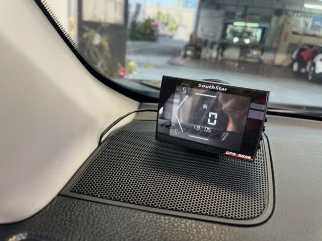 影片賞車✦ RAV4 2.0尊爵 升級原廠精裝買到賺到! 安卓影音.360環景.重低音喇叭.電動椅.定速 全車原鈑件  第18張相片