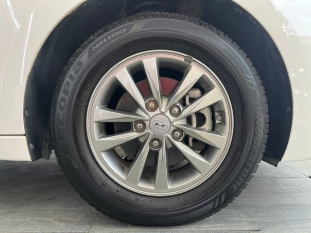 玉豐汽車✦Elantra 限量贈安卓！里程僅跑4萬多 全車原鈑件 LED日行燈.方控.定速.後座出風口  第5張相片