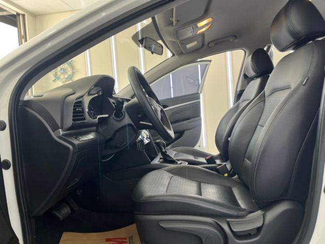 玉豐汽車✦Elantra 限量贈安卓！里程僅跑4萬多 全車原鈑件 LED日行燈.方控.定速.後座出風口  第8張相片