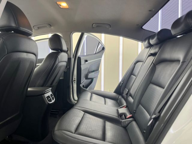 玉豐汽車✦Elantra 限量贈安卓！里程僅跑4萬多 全車原鈑件 LED日行燈.方控.定速.後座出風口  第9張相片