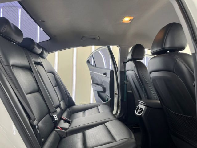 玉豐汽車✦Elantra 限量贈安卓！里程僅跑4萬多 全車原鈑件 LED日行燈.方控.定速.後座出風口  第10張相片