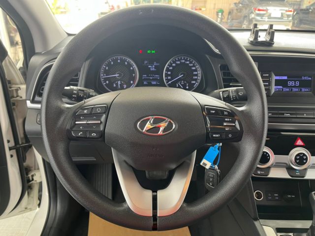 玉豐汽車✦Elantra 限量贈安卓！里程僅跑4萬多 全車原鈑件 LED日行燈.方控.定速.後座出風口  第12張相片