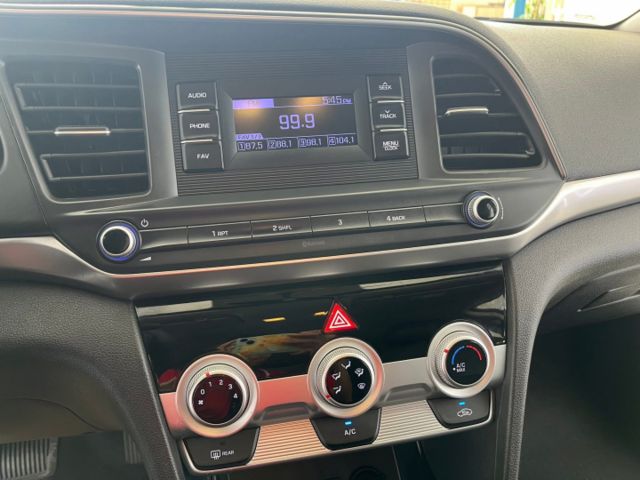 玉豐汽車✦Elantra 限量贈安卓！里程僅跑4萬多 全車原鈑件 LED日行燈.方控.定速.後座出風口  第13張相片