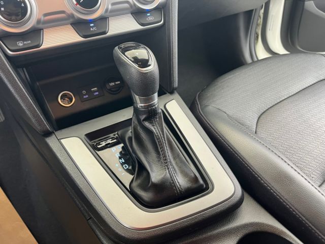 玉豐汽車✦Elantra 限量贈安卓！里程僅跑4萬多 全車原鈑件 LED日行燈.方控.定速.後座出風口  第14張相片