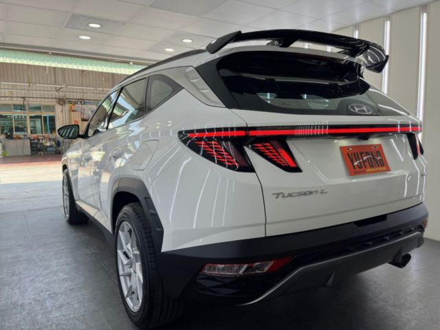 影片賞車✦Tucson L Hybrid GLT-C 最頂級 里程僅跑7萬 全車原鈑件 全車精品買到賺到！  第5張相片