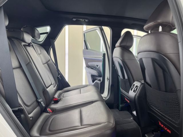 影片賞車✦Tucson L Hybrid GLT-C 最頂級 里程僅跑7萬 全車原鈑件 全車精品買到賺到！  第11張相片