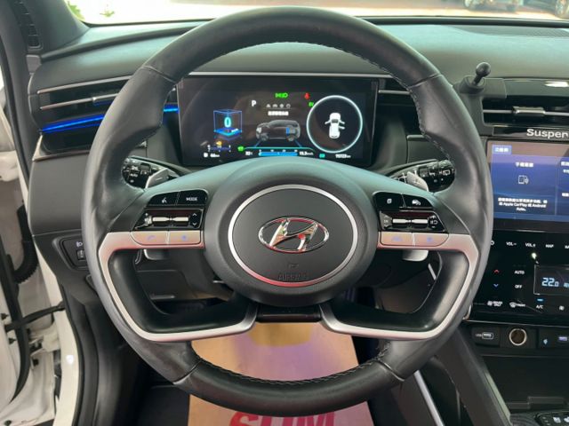 影片賞車✦Tucson L Hybrid GLT-C 最頂級 里程僅跑7萬 全車原鈑件 全車精品買到賺到！  第13張相片