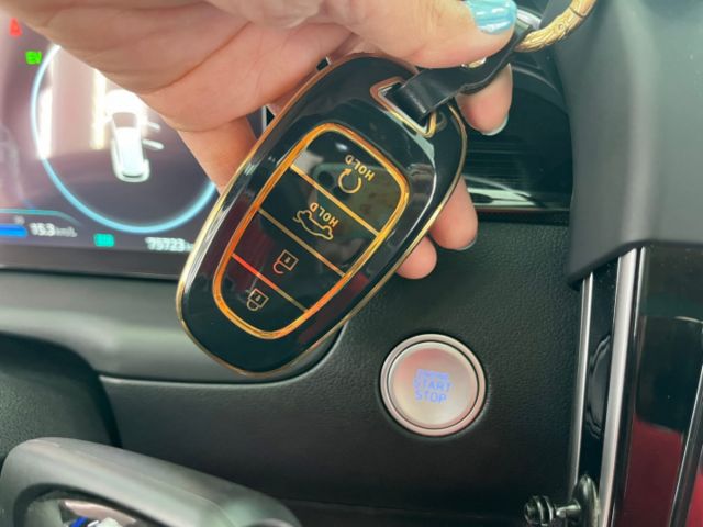 影片賞車✦Tucson L Hybrid GLT-C 最頂級 里程僅跑7萬 全車原鈑件 全車精品買到賺到！  第15張相片