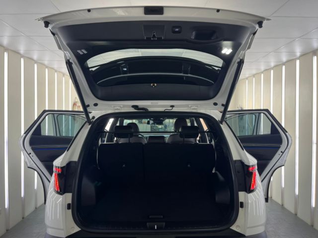 影片賞車✦Tucson L Hybrid GLT-C 最頂級 里程僅跑7萬 全車原鈑件 全車精品買到賺到！  第20張相片