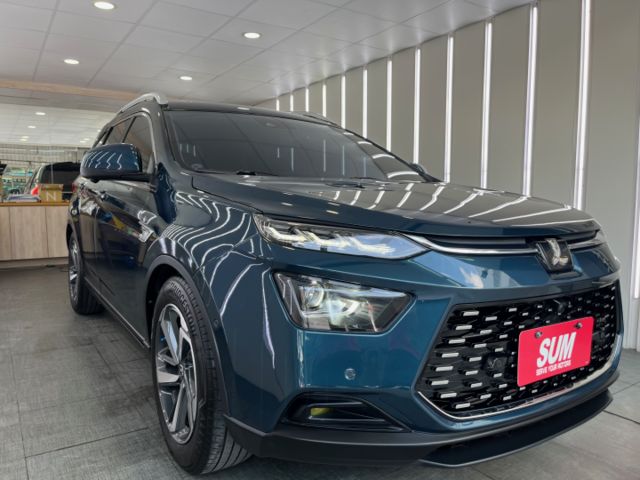 影片賞車✦URX 七人座 里程僅跑5萬 旗艦版最頂級 全車原鈑件 雙電動椅.電尾門.環景.跟車.全景天窗  第2張相片