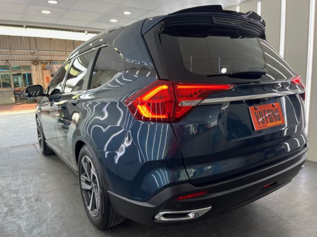 影片賞車✦URX 七人座 里程僅跑5萬 旗艦版最頂級 全車原鈑件 雙電動椅.電尾門.環景.跟車.全景天窗  第3張相片