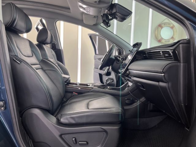 影片賞車✦URX 七人座 里程僅跑5萬 旗艦版最頂級 全車原鈑件 雙電動椅.電尾門.環景.跟車.全景天窗  第10張相片