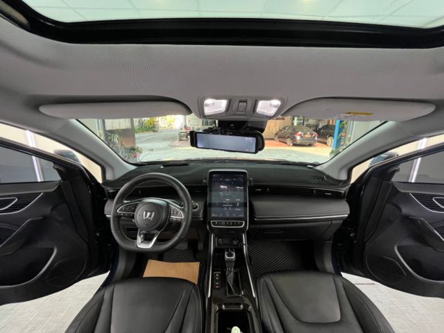 影片賞車✦URX 七人座 里程僅跑5萬 旗艦版最頂級 全車原鈑件 雙電動椅.電尾門.環景.跟車.全景天窗  第11張相片