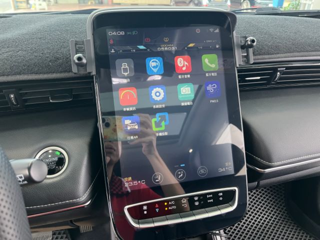 影片賞車✦URX 七人座 里程僅跑5萬 旗艦版最頂級 全車原鈑件 雙電動椅.電尾門.環景.跟車.全景天窗  第15張相片