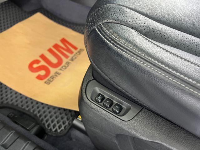 影片賞車✦URX 七人座 里程僅跑5萬 旗艦版最頂級 全車原鈑件 雙電動椅.電尾門.環景.跟車.全景天窗  第19張相片