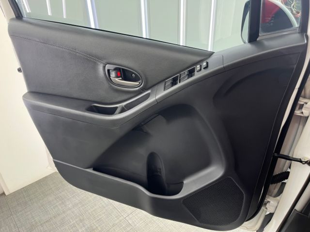 影片賞車✦小鴨 頂級G版 里程僅跑8萬多 挑戰全網最低！恆溫.方控.皮椅.鋁圈.導航.藍芽支援.電動後視鏡  第6張相片