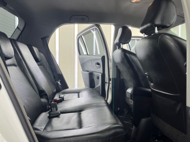 影片賞車✦小鴨 頂級G版 里程僅跑8萬多 挑戰全網最低！恆溫.方控.皮椅.鋁圈.導航.藍芽支援.電動後視鏡  第9張相片