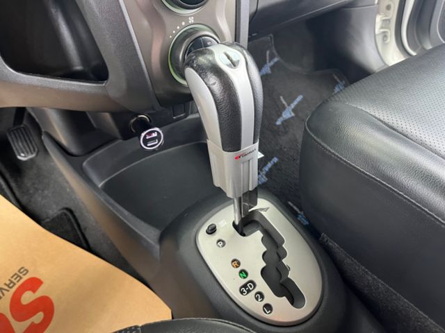 影片賞車✦小鴨 頂級G版 里程僅跑8萬多 挑戰全網最低！恆溫.方控.皮椅.鋁圈.導航.藍芽支援.電動後視鏡  第19張相片