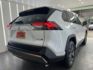 影片賞車✦RAV4 汽油旗艦版 里程僅跑1萬9 全車原鈑件 數位儀表.大螢幕.電動椅.電尾門.360環景 原廠新車保固中  第5張縮圖