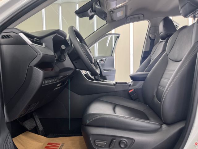 影片賞車✦RAV4 汽油旗艦版 里程僅跑1萬9 全車原鈑件 數位儀表.大螢幕.電動椅.電尾門.360環景 原廠新車保固中  第7張相片