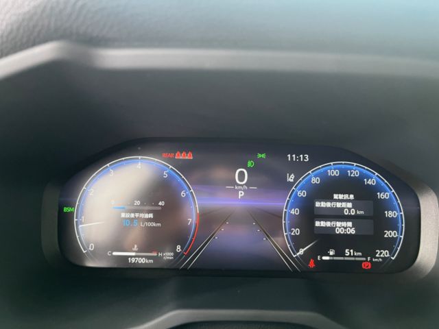 影片賞車✦RAV4 汽油旗艦版 里程僅跑1萬9 全車原鈑件 數位儀表.大螢幕.電動椅.電尾門.360環景 原廠新車保固中  第14張相片