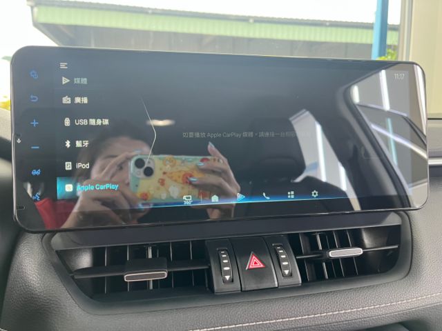 影片賞車✦RAV4 汽油旗艦版 里程僅跑1萬9 全車原鈑件 數位儀表.大螢幕.電動椅.電尾門.360環景 原廠新車保固中  第16張相片