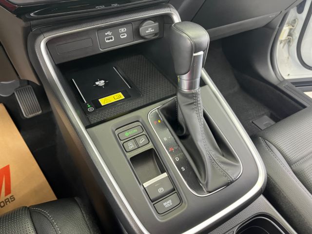 影片賞車✦CRV 最頂級Prestige 里程僅跑1萬8 全車原鈑件.全景天窗.環景.雙電動椅.電尾門.BOSE音響  第18張相片