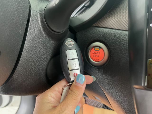 影片賞車✦Tiida J 市場稀有 里程僅跑5萬 全車原鈑件 升級大螢幕安卓.電子後視鏡.盲點.Car Play.免鑰匙  第12張相片