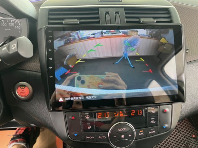 影片賞車✦Tiida J 市場稀有 里程僅跑5萬 全車原鈑件 升級大螢幕安卓.電子後視鏡.盲點.Car Play.免鑰匙  第15張相片