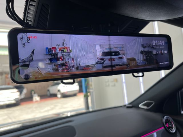 影片賞車✦GLA35 AMG 4MATIC 里程僅跑4萬多 全車原鈑件 全景天窗.柏林之音.數位儀表.360環景  第19張相片