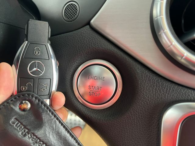 玉豐汽車✦ 總代理 原鈑件 CLA250 AMG 五門 獵豹 只跑4萬 CAR PLAY/天窗/跑車椅/電尾門  第14張相片