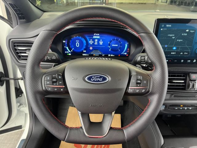 影片賞車✦Focus ST-Line Vignale 里程僅跑1萬 全車原鈑件 電動椅B&O音響.主動轉向頭燈.L2跟車  第13張相片